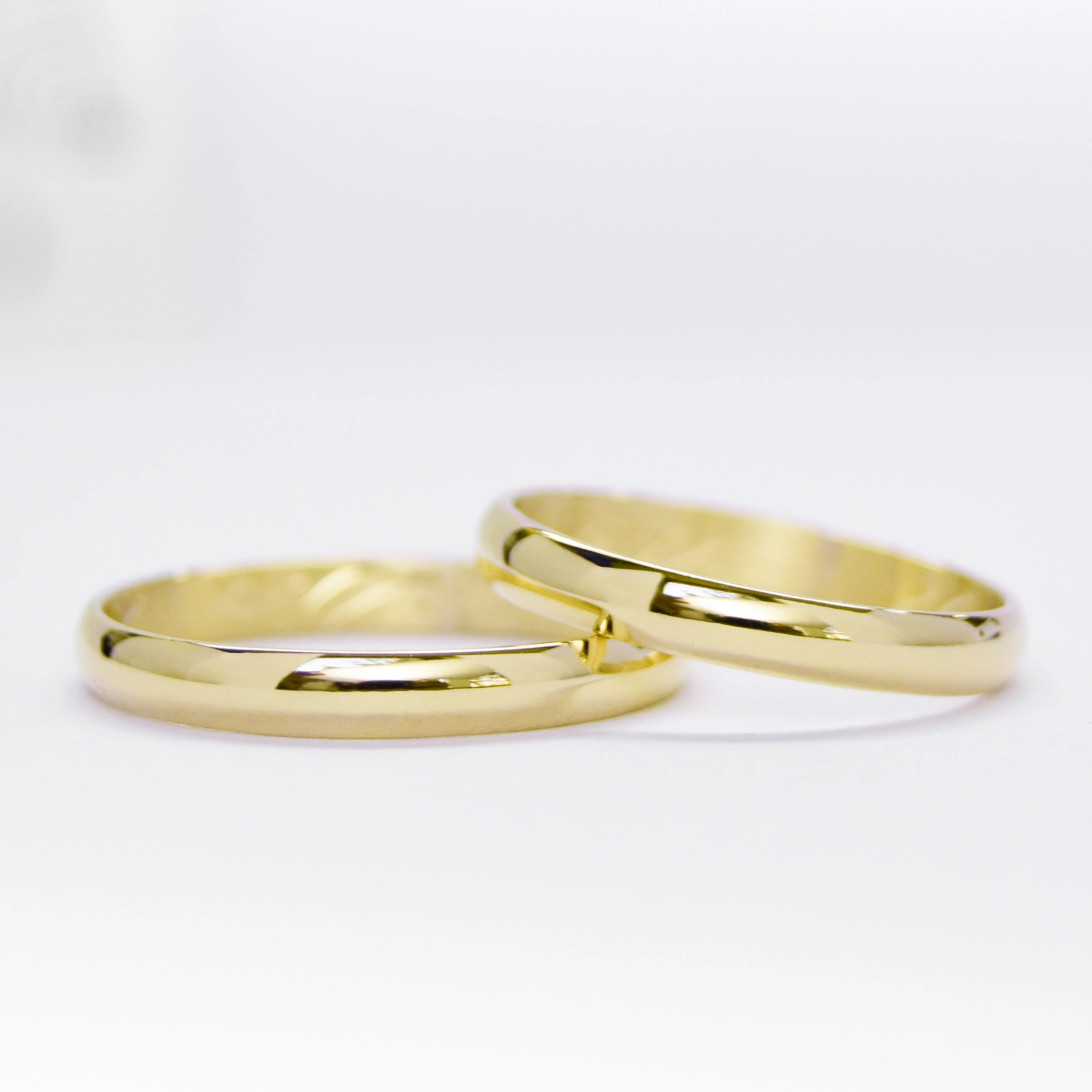 Alianzas de casamiento Media Caña Fina Oro 18K Alianzas y