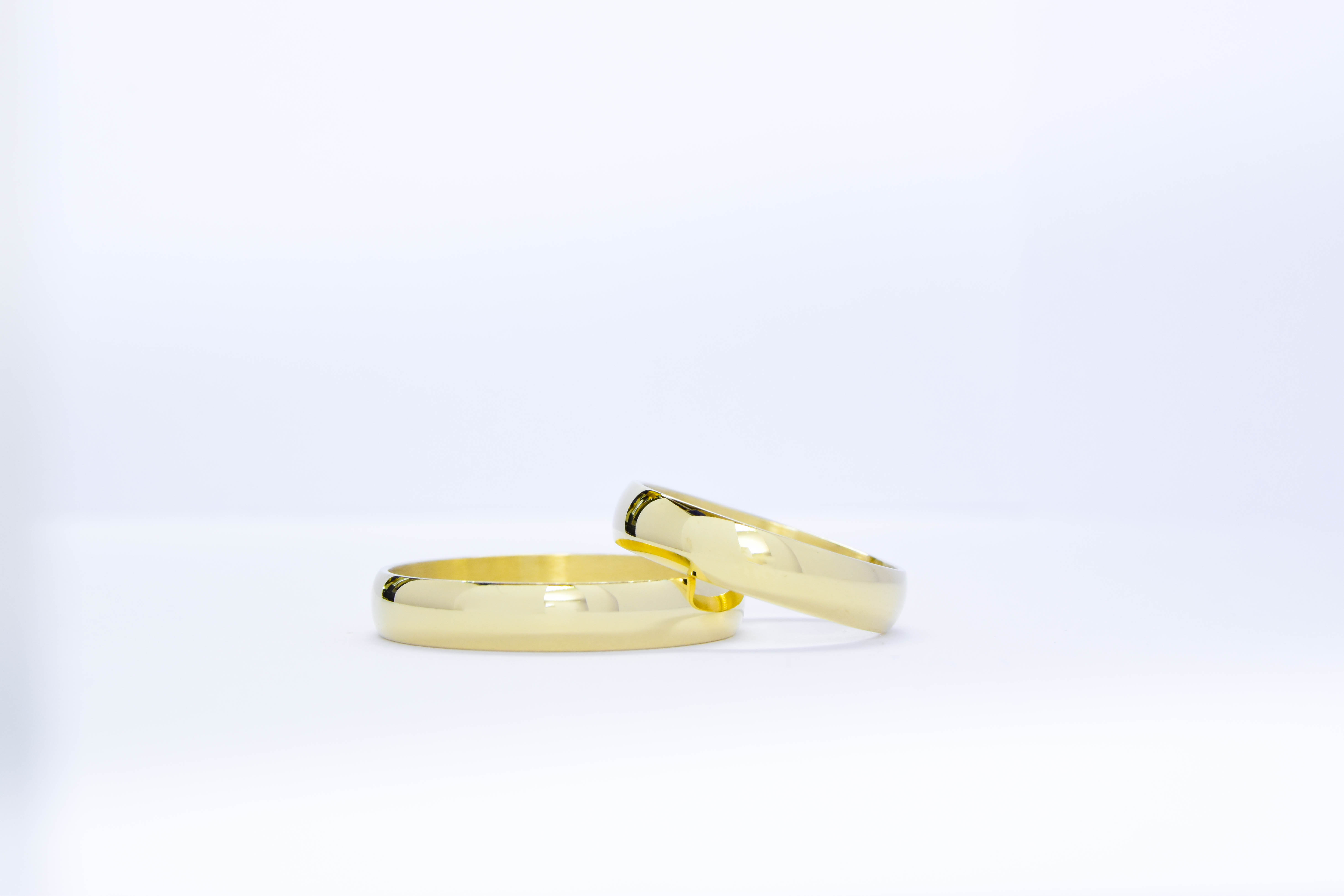 Alianzas de casamiento Media Caña Ancha Oro 18K Alianzas y